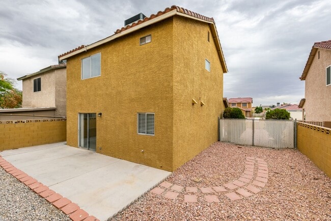 Building Photo - Upgraded 3bedroom house near Buffalo and Washington with easy access to Summerlin Pkwy.