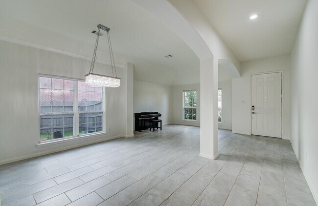 Building Photo - 4639 Regal Shadow Ln