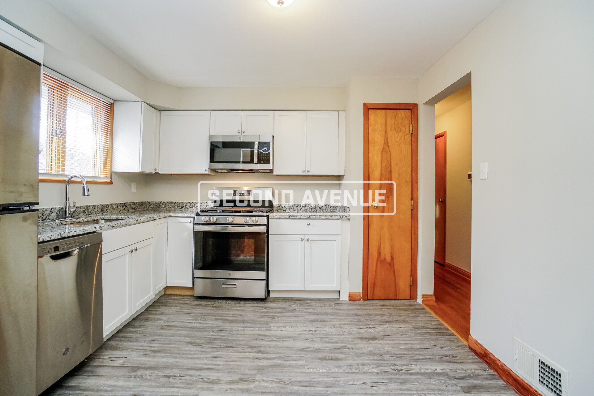 Building Photo - 229 Columbia Dr
