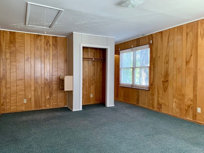 Building Photo - 608 Willard Pl