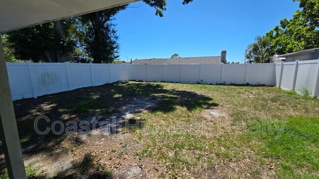 Building Photo - 1242 Coolmont Dr