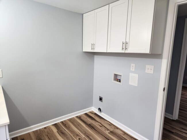 Building Photo - 3 bed 1 Bath Home Mount Airy