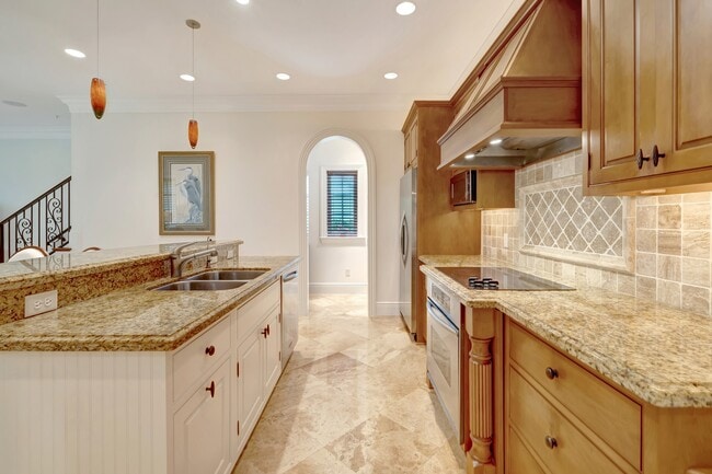 Building Photo - 1510 Ocean Dr
