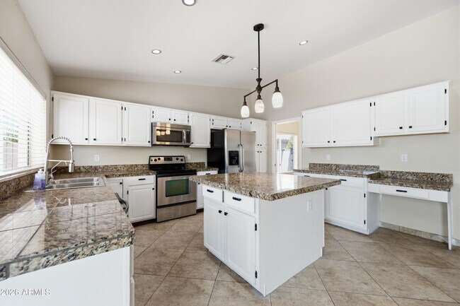 Building Photo - 2743 E Verbena Dr