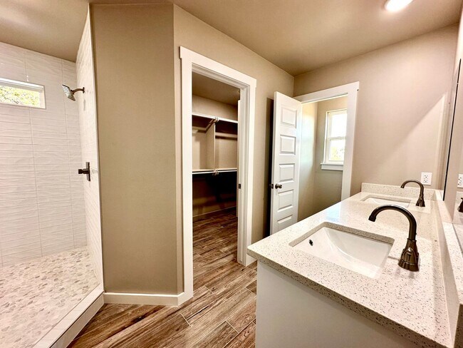 Building Photo - New Construction Home in Blanchard - Move in Deposit-Free (If Qualified)