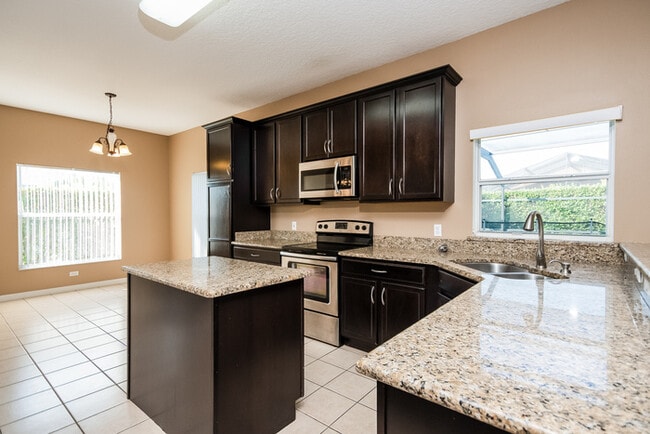 Building Photo - 102 Kildrummy Dr