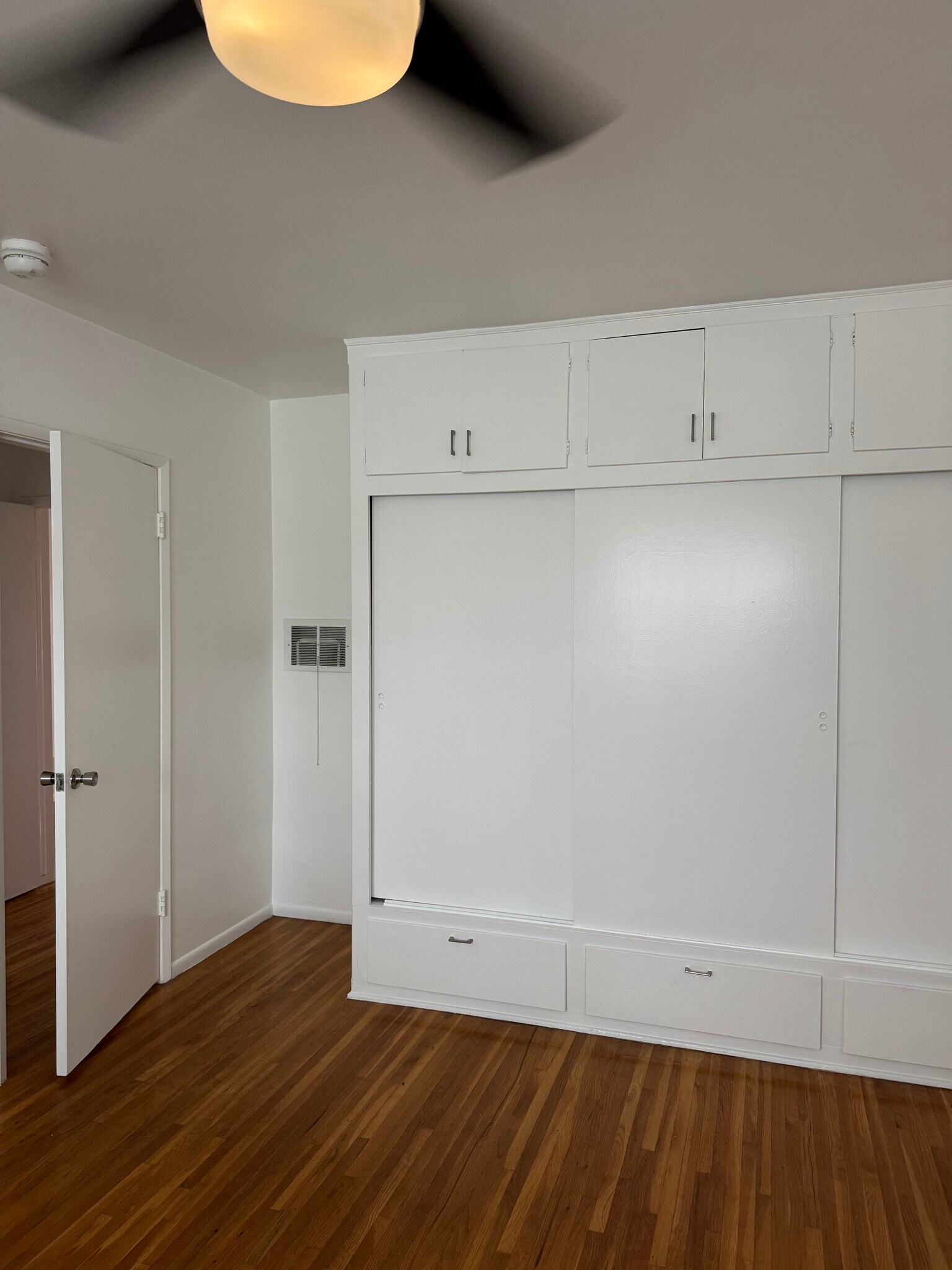 Building Photo - 1380 Masselin Ave