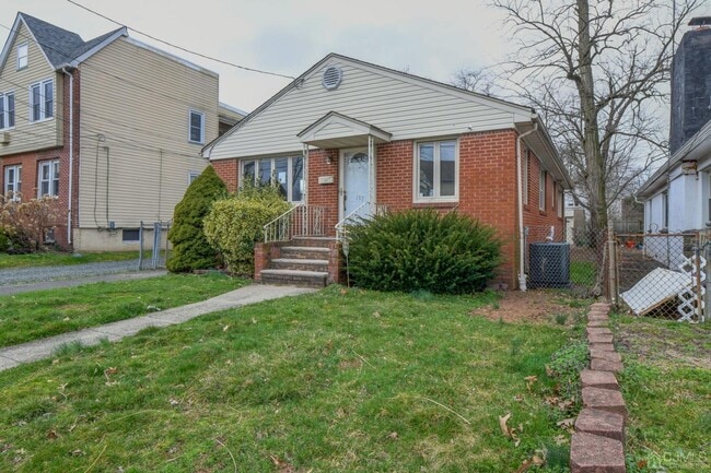 Building Photo - 157 Cooper Ave