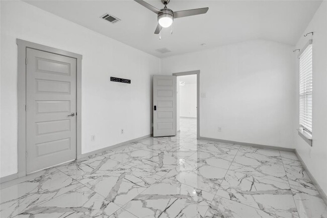 Building Photo - 7122 Telford Holw Trl