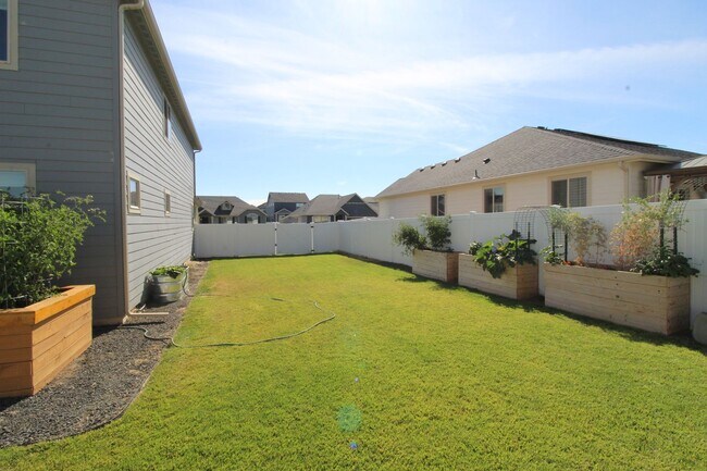 Building Photo - 7020 Dorchuck Rd