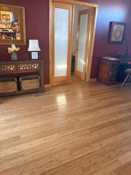 Building Photo - 1522 Edith Blvd NE