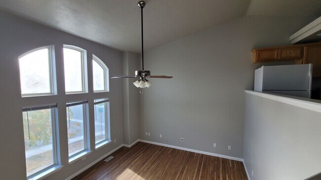 Building Photo - Freshly Updated 4 Bedroom Home in Convenient Nampa Location!