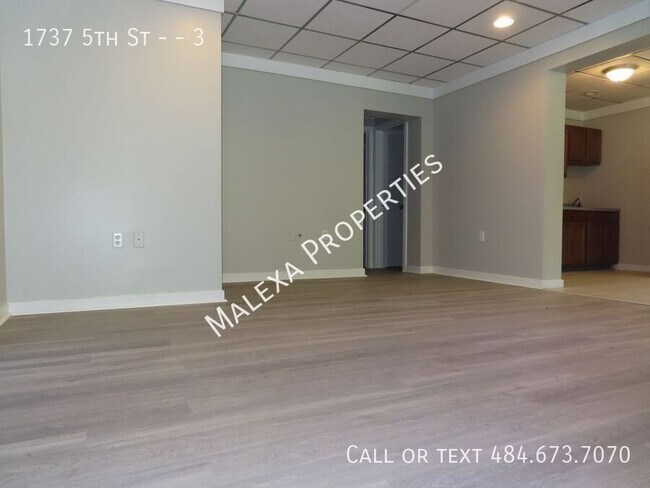 Building Photo - 1737 5th St