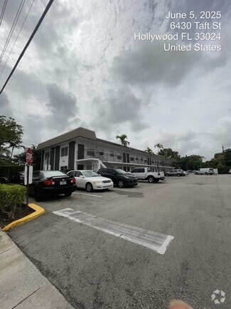 Primary Photo - Taft Plaza Apartments