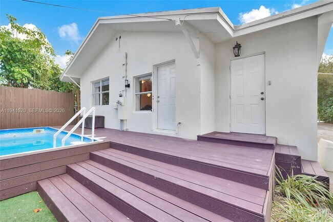 Building Photo - 37 NW 47th St