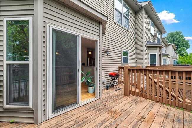 Building Photo - 8018 Presidio Ct
