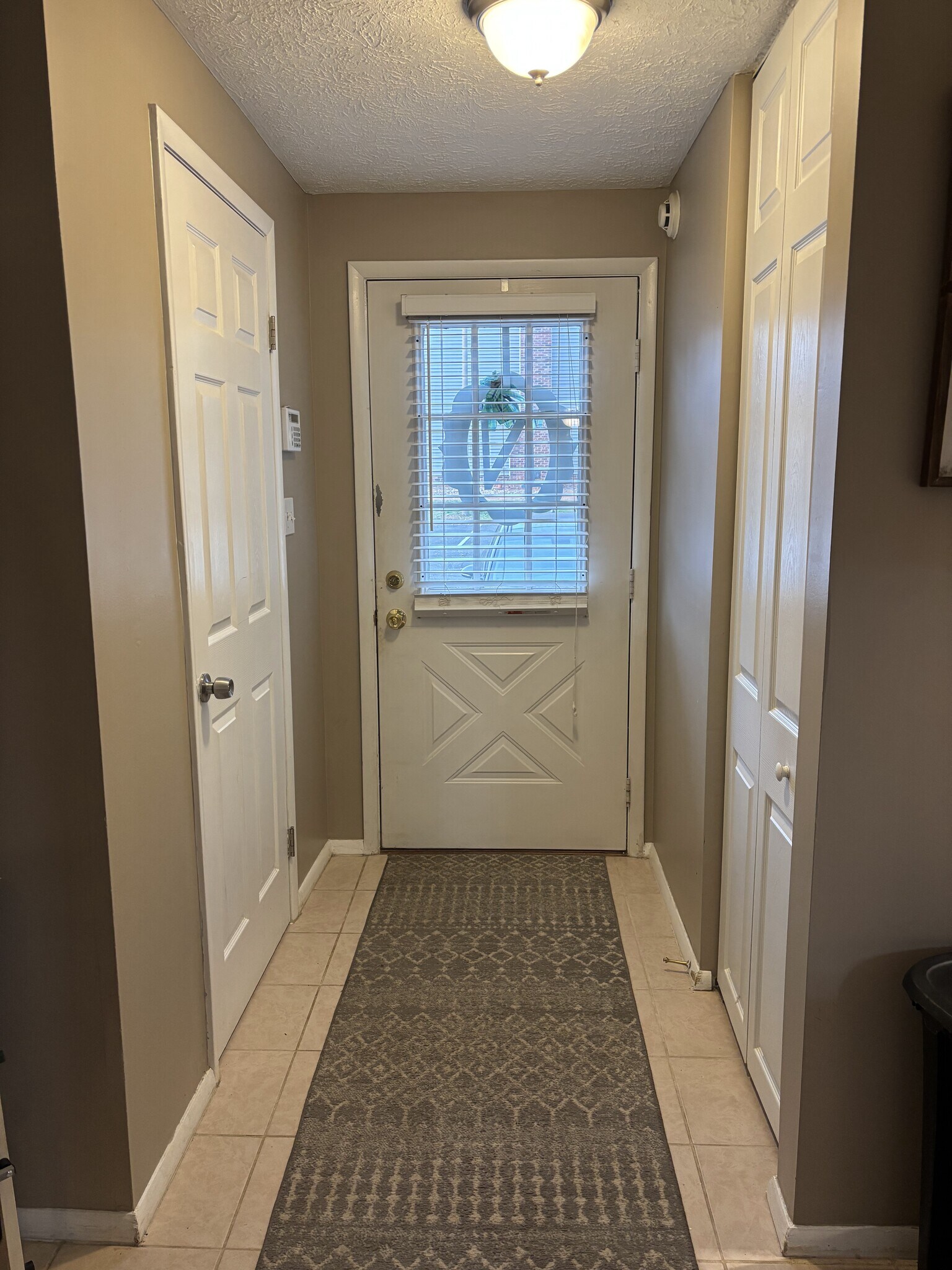 front door entrance - 1227 Scaleybark Rd