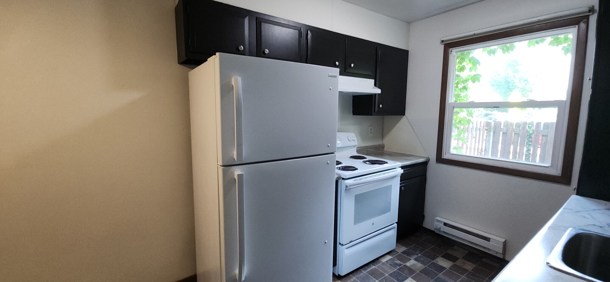 Building Photo - 926 17th St S