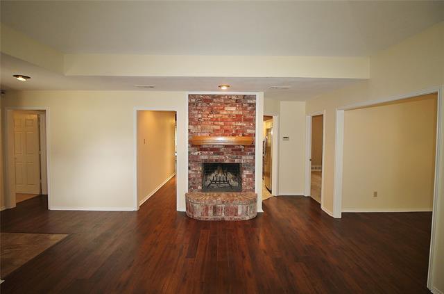 Building Photo - 906 Moore St