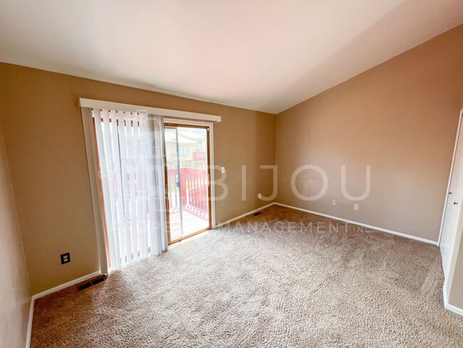 Building Photo - Ptarmigan Valley Townhome