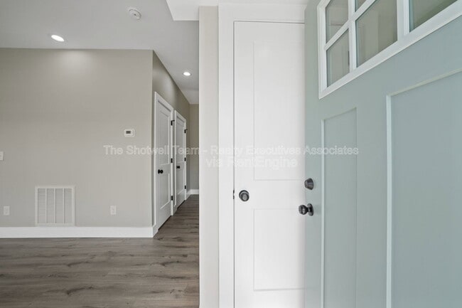 Building Photo - 2711 Tarleton Ave