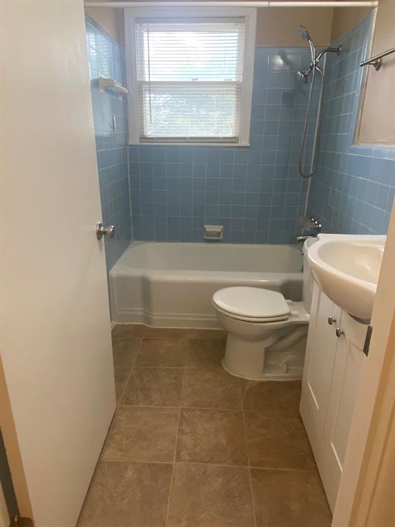 Building Photo - 1818 S 39th St