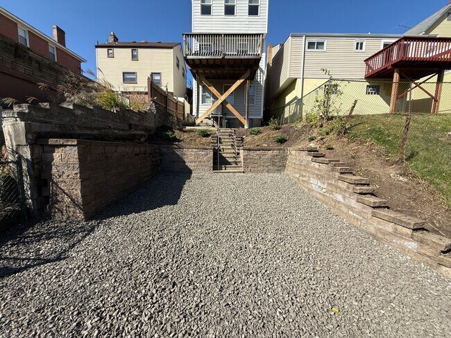 Building Photo - Modern 3-Bedroom 3-Bath  Home for Rent in Mt Washington, Pittsburgh, PA