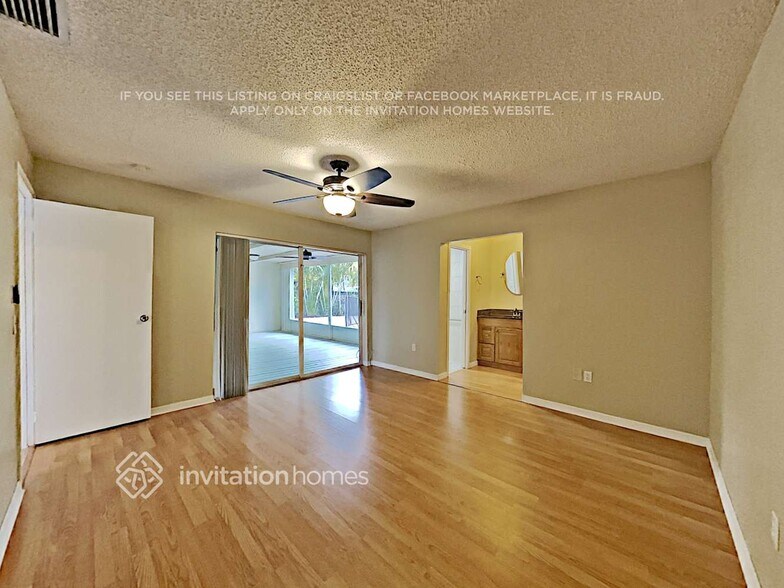 Building Photo - 1195 NW 92nd Ave
