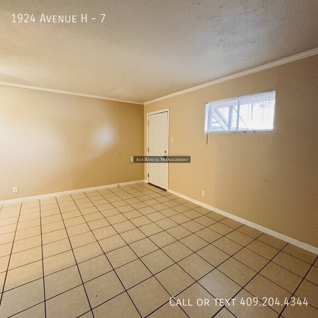 Building Photo - 1924 Avenue H