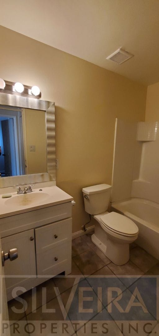 Building Photo - 3 bed, 1.5 bath home available!
