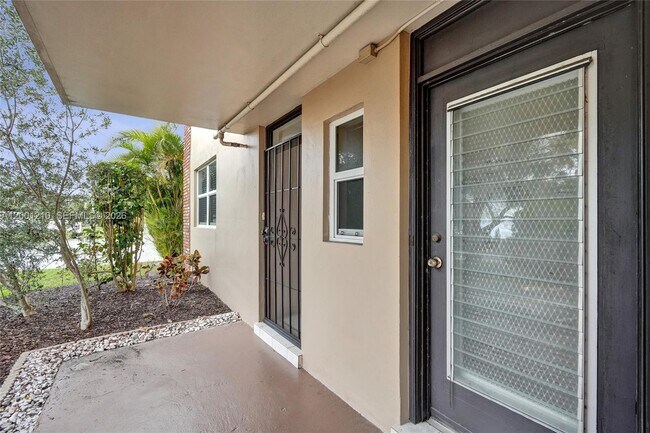 Building Photo - 3051 NW 46th Ave