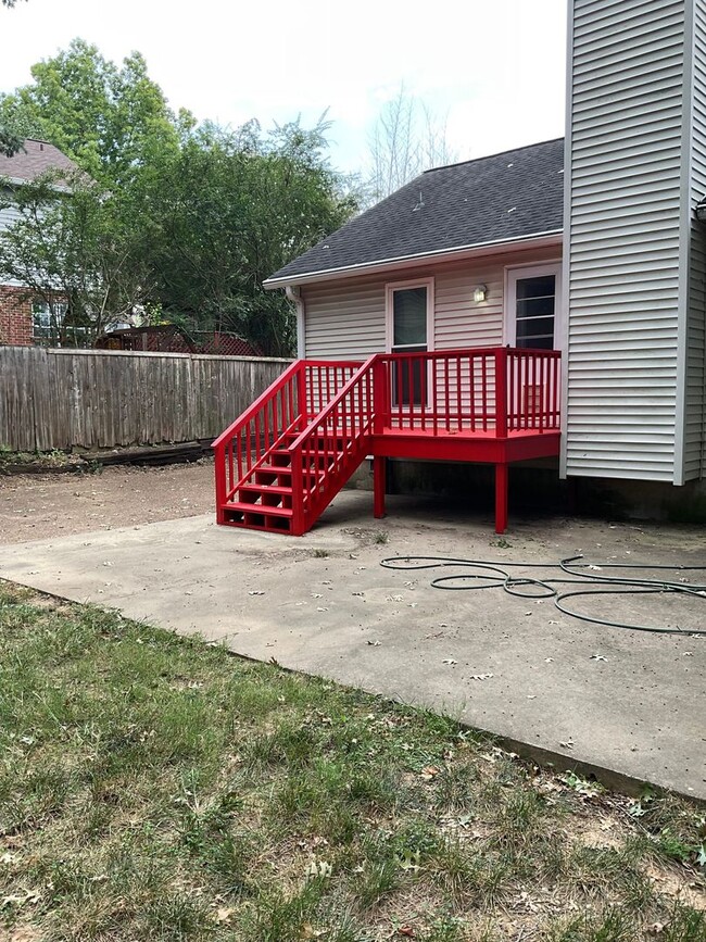 Building Photo - For Lease - 3 Bed, 2 Bath Home in Hermitag...