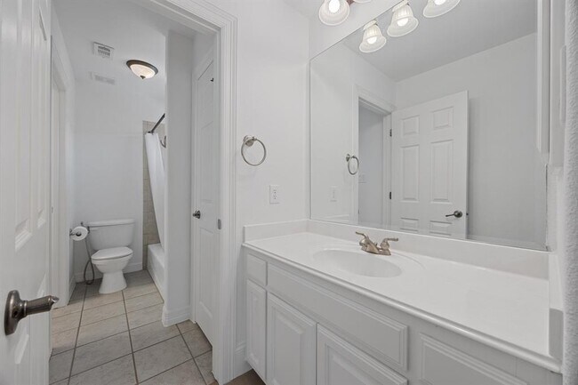 Building Photo - 1409 Vibar Cove