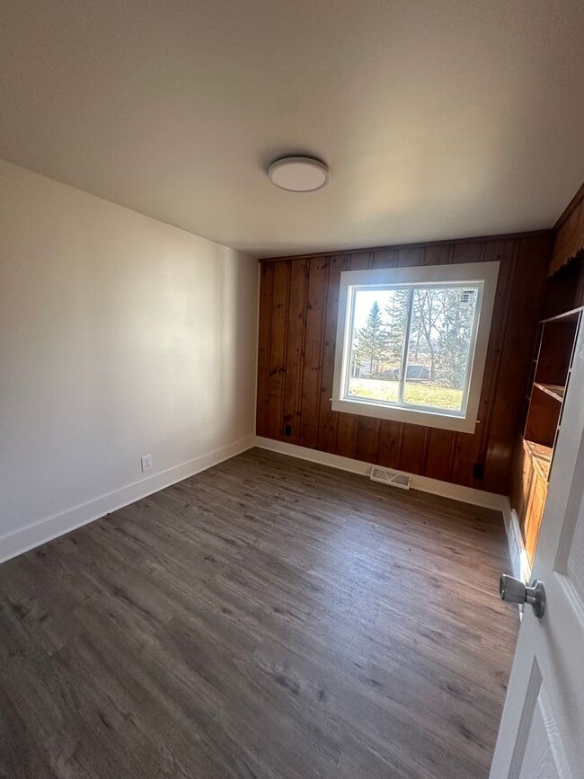 Building Photo - W3699 Springfield Rd