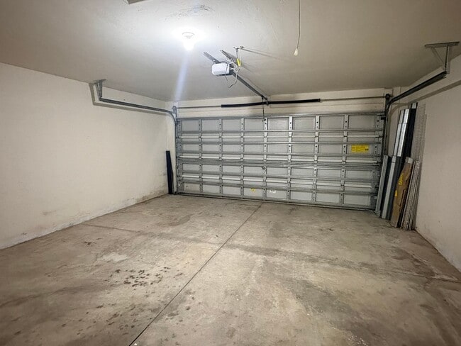 Building Photo - 1732 SW 21st Ln