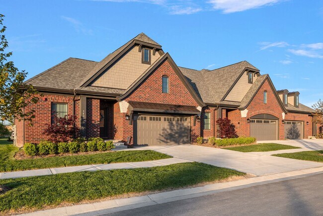 Building Photo - 3 Bedroom Ranch with loft suite, Barrier F...