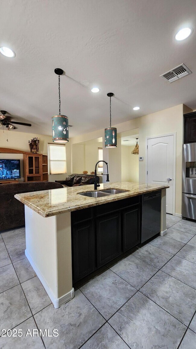 Building Photo - 21341 N Liles Ln