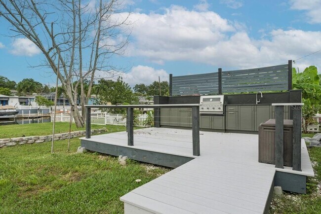 Building Photo - 1658 Indian Rocks Rd