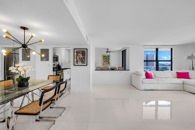 Building Photo - 1000 S Ocean Blvd