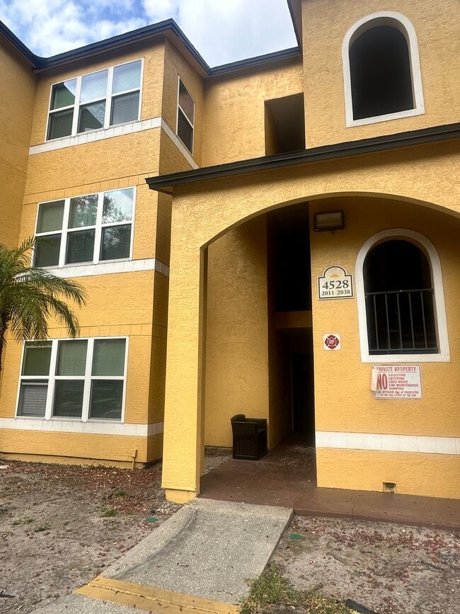 Building Photo - 4512 Commander Dr