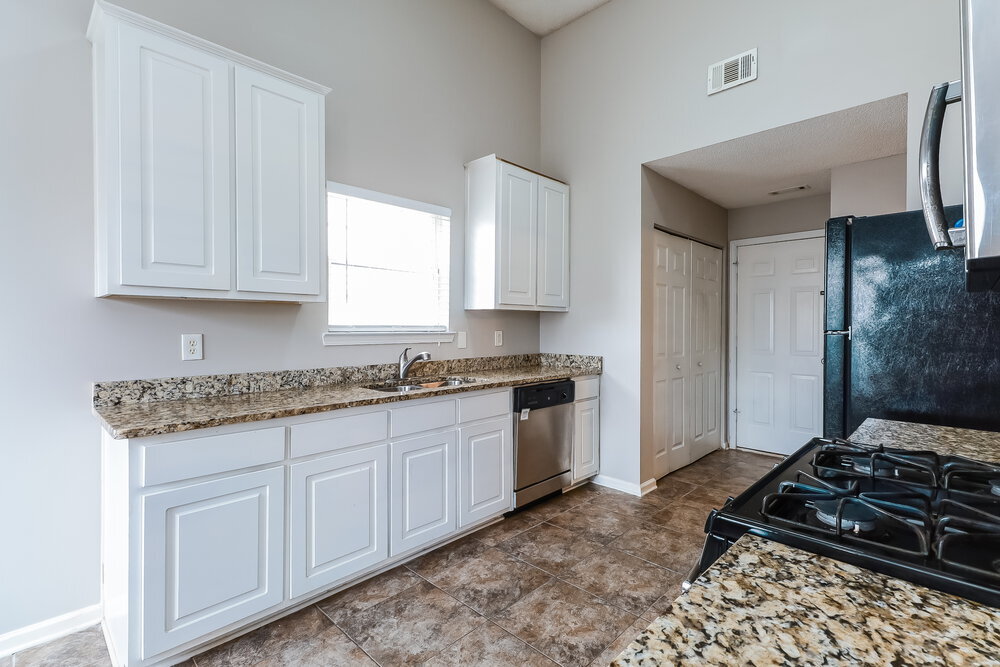 Building Photo - 4935 River Overlook Way