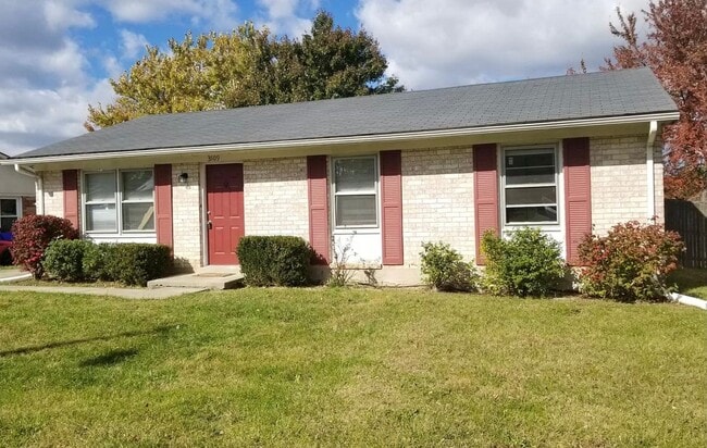 Building Photo - 3509 Buckhorn Dr