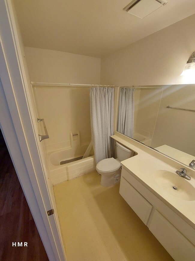 Building Photo - 3 bedrooms 3 baths in San Dimas Glenwood T...