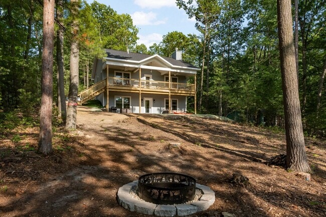 Primary Photo - Tranquil Waters - Furnished Monthly Rental