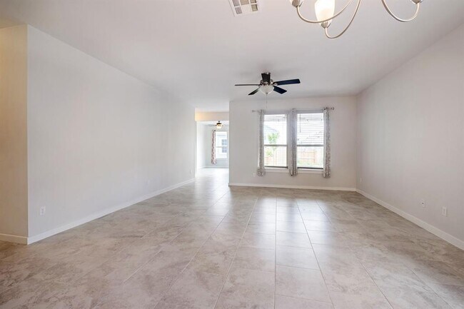 Building Photo - 228 Trellis Blvd