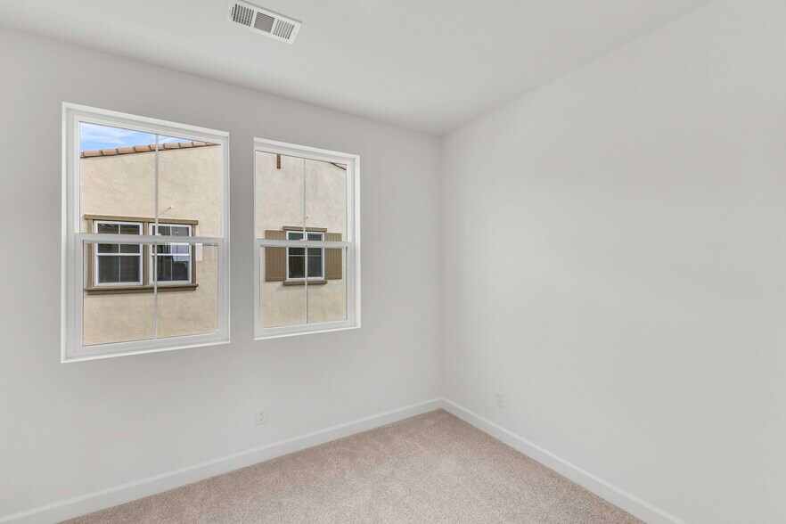 Building Photo - 2208 Mountain Laurel Rd