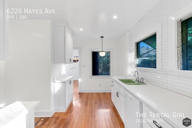 Primary Photo - 6220 Hayes Ave