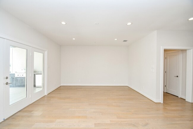 Building Photo - 2315 Peckham St