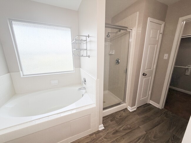 Building Photo - 4422 Park Trail Ln