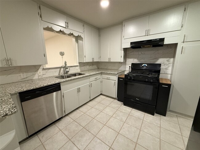 Building Photo - 2310 Pecos St